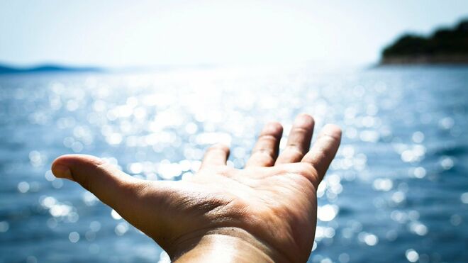 Tiende tu mano