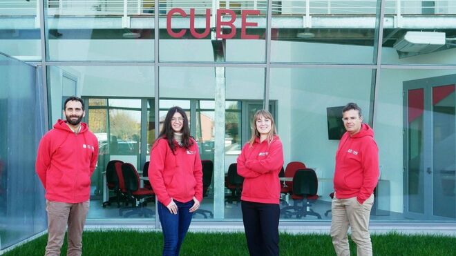 Los jóvenes del "Cube Radio"