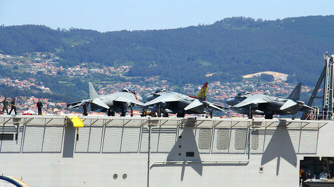 Aviones a bordo del buque Juan Carlos I