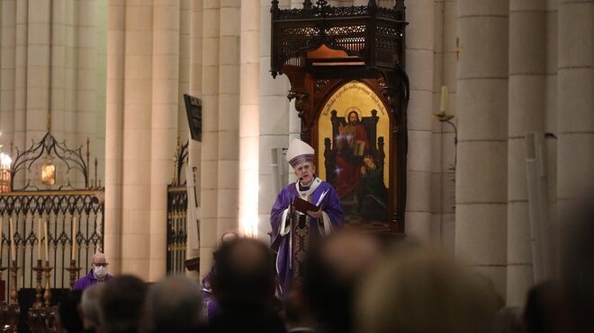 Cardenal Osoro. Misa en la Almudena