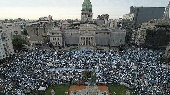Argentina│Cientos de miles de manifestantes provida marchan contra proyecto de aborto