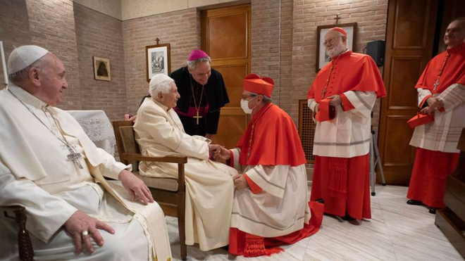 Benedicto, Francisco, y los nuevos cardenales