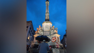 El Papa, a los pies de la Inmaculada