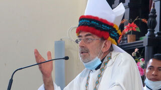 Mons. Aristín, luego de haber recibido la ordenación como Obispo de Yurimaguas