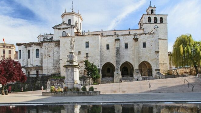 El origen de Santander se gestó entre la Iglesia y la Monarquía