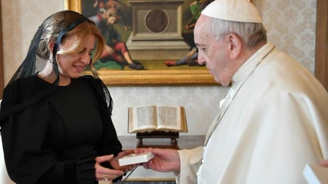 Francisco y la presidenta de Eslovaquia, Zuzana Čaputová