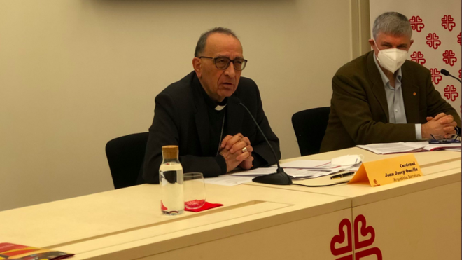 Omella, con el director de Cáritas Barcelona