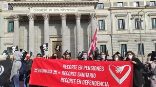 Concentración antieutanasia frente al Congreso