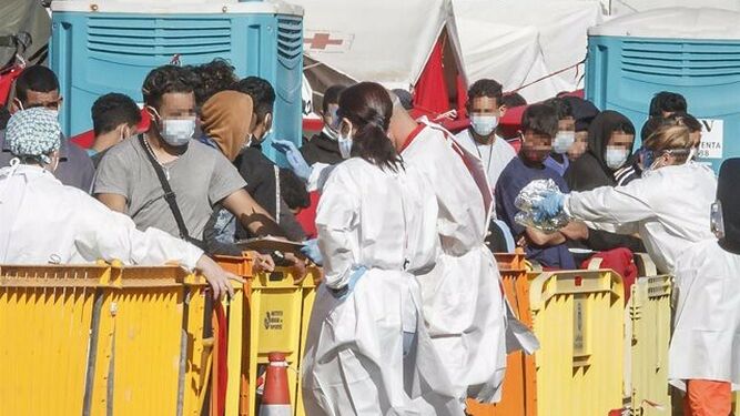 Personas migrantes a su llegada al muelle de Arguineguín, el pasado mes de noviembre.