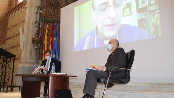 Víctor Manuel Fernández, con Omella