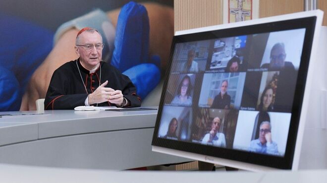Parolin lleva saludos y abrazos del Papa al Bambino Gesù