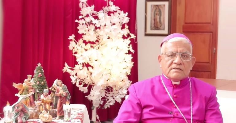 Monseñor Miguel Cabrejos felicita la Navidad