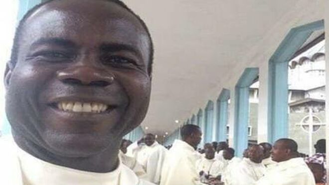 Obispo auxiliar de Owerri, Moses Chikwe