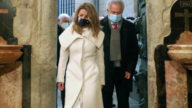 Yolanda Díaz, ministra de Trabajo cruza la puerta santa