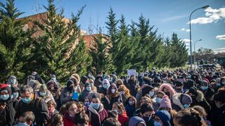 Los niños de la Cañada Real exigen luz y electricidad