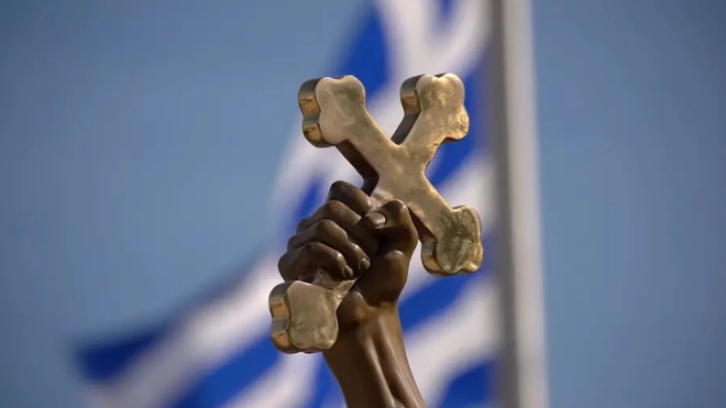 Las iglesias ortodoxas en Grecia celebran la Epifanía pese a la prohibición  por covid