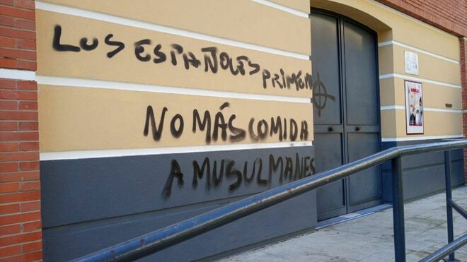 Pintadas en una parroquia de Sevilla