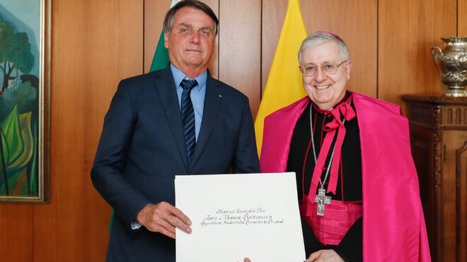 El nuevo nuncio en Brasil entrega las credenciales a Bolsonaro