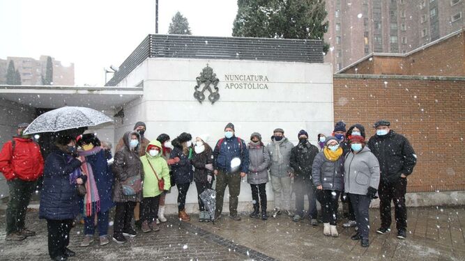 Los vecinos de La Cañada piden al Papa "su consuelo y su mediación" para que vuelva la luz este rincón olvidado de Madrid