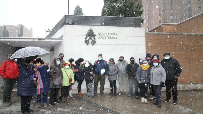 Los vecinos de La Cañada piden al Papa "su consuelo y su mediación" para que vuelva la luz este rincón olvidado de Madrid