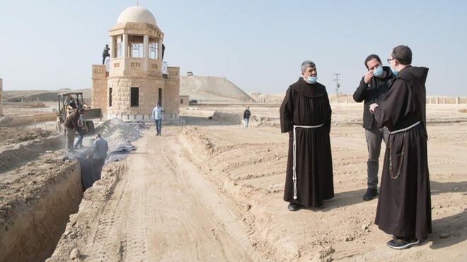 Los franciscanos en el lugar donde se bautizó Jesús
