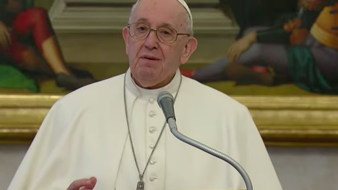 El Papa, desde la Biblioteca Apostólica