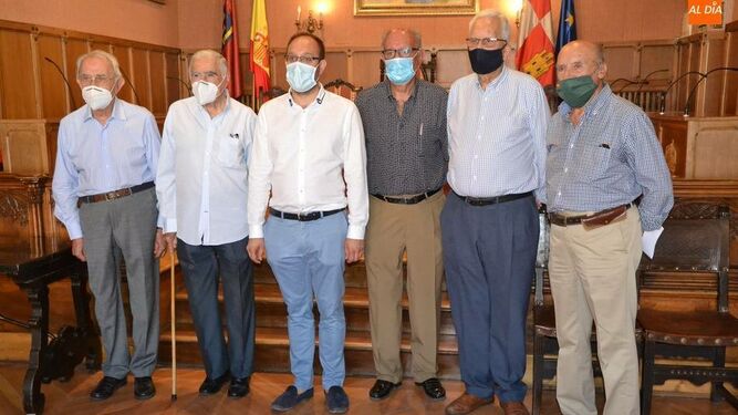 Grupo ‘Experiencia pro Miróbriga’, con el alcalde