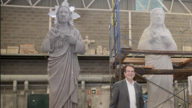 Estatua gigantesca del Sagrado Corazón en Vigo