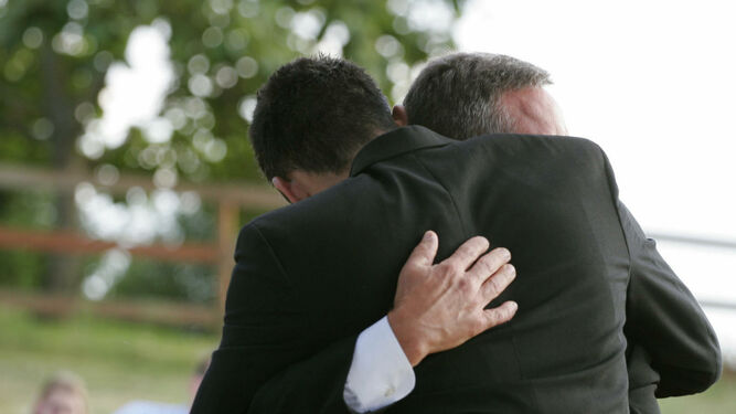 Abrazo de perdón