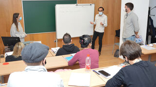 Enseñanza de español a inmigrantes