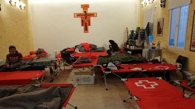 La parroquia, acogiendo a vecinos de La Cañada durante el paso de Filomena
