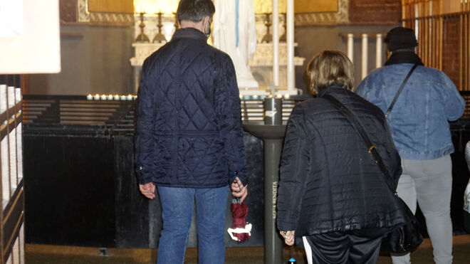 El dispensador de agua bendita, en Lourdes