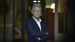 El escritor Eduardo Mendoza