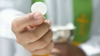 La comunión también es el pan de los pecadores, según Francisco