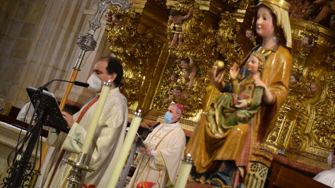 Iceta, durante la misa por la vida consagrada en la catedral de Burgos