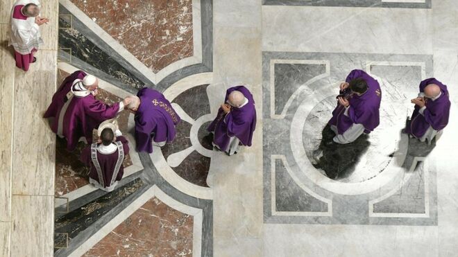 Vaticano pide respeto a las medidas anti contagio en las misas de Semana Santa
