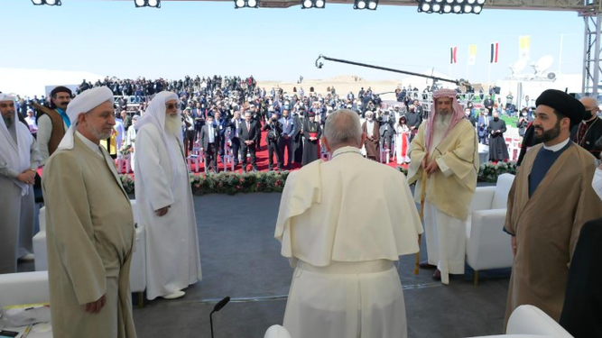 El Papa, con los líderes religiosos en Ur