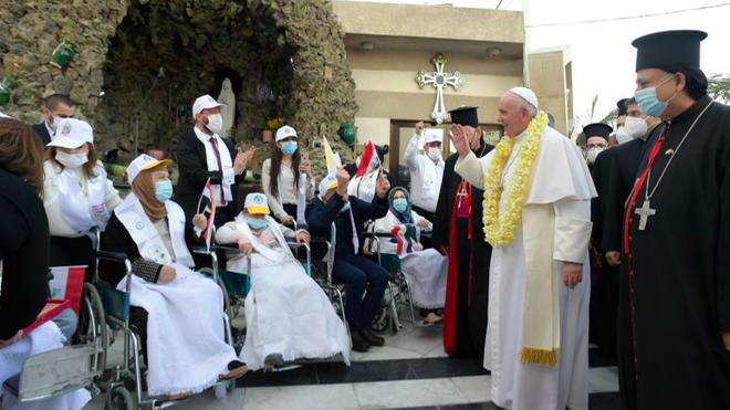 El Papa, los riesgos de un traslado y el "deber" de una presencia
