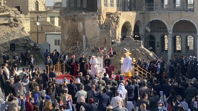 El Papa, entre las ruinas de Mosul