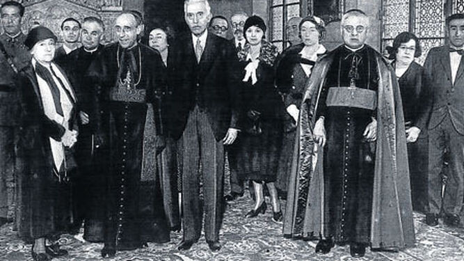 El arzobispo Vidal i Barraquer, el president Macià y el obispo Irurita