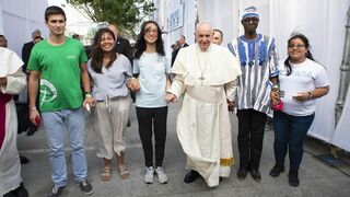Francisco con los jóvenes