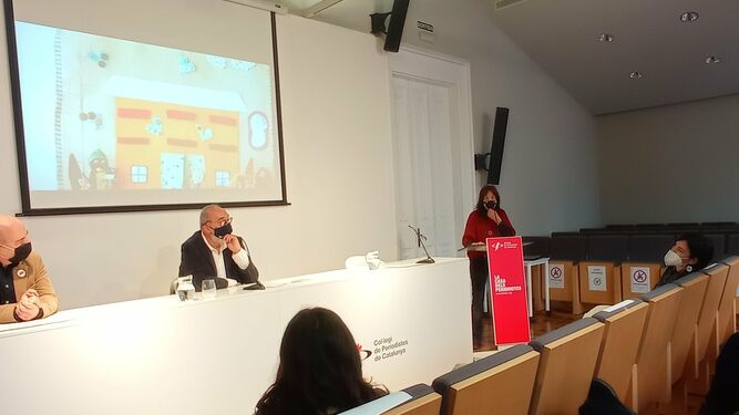 Cristina Mora, premiada, junto a Norma Nebot, en la modalidad de obra periodística.