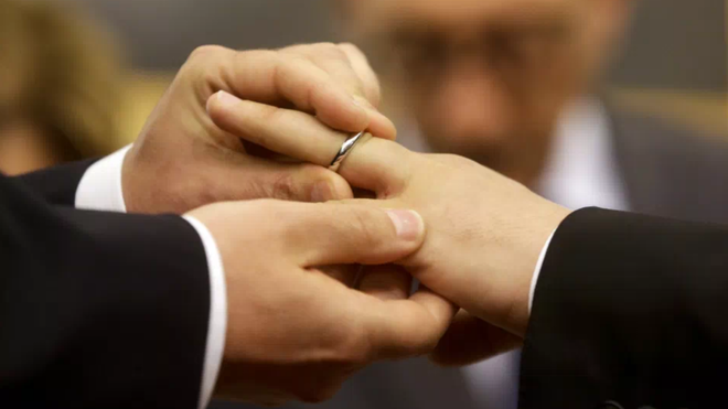 Boda de Mauro Cioffari (izquierda) y Davide Conti