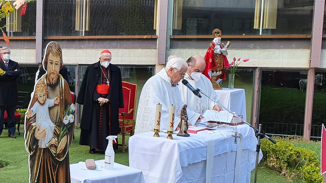 Bodas de diamante del padre Ángel