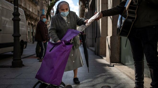 Otilia: el ángel de la guarda de los sin techo de Ourense durante la pandemia