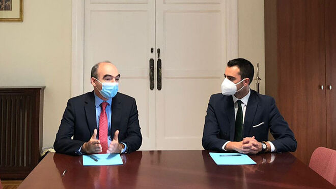 Firma del acuerdo entre RC España y MCMC