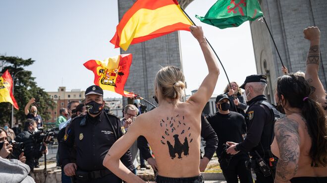 Enfrentamiento entre la ultraderecha y activistas de Femen