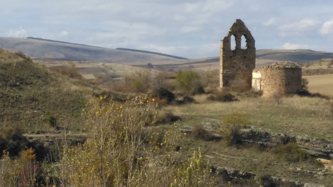 Iglesia en ruinas en el mundo rural