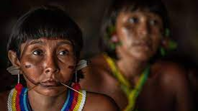Indígenas en la Amazonía