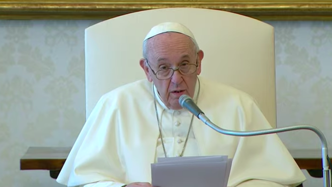 El Papa dedica la Semana Santa "a todos los crucificados de hoy, víctimas inocentes del sufrimiento y la maldad del mundo"